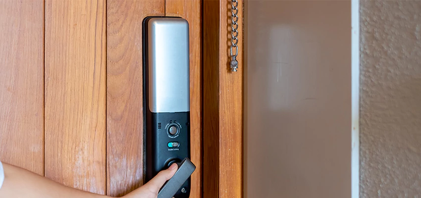 Home Security Electronic Locks Upgrades in Costa Mesa, CA